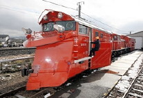 red_snowtrain.jpg