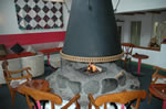 ホテルのシンボル、大きな暖炉