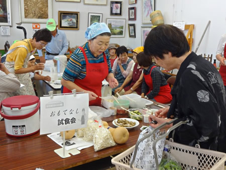 人気直売所のおもてなしのヒミツ 食べる編