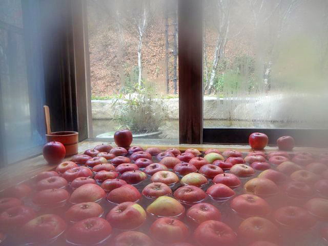 編集後記：りんご風呂、初恋の香りに癒されます。