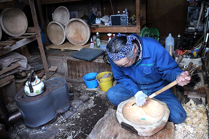 秋山の木鉢を作る最後の職人