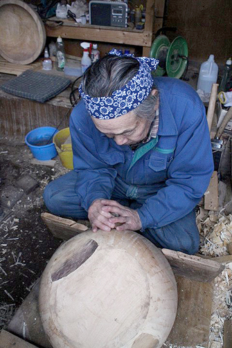 秋山の木鉢