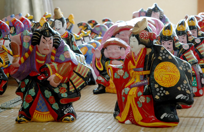 色鮮やかな「土びな」のもうひとつの顔