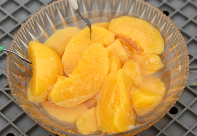 きれいな色と桃の食感が◎黄金桃のシラップ漬レシピ