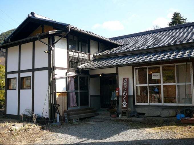 古民家をリノベートした天然酵母パン屋＆カフェ（長和町）