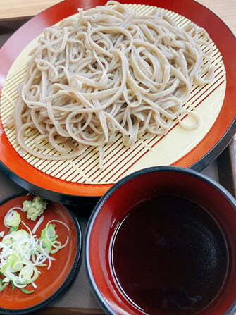地粉そばとサクフワ天ぷらが旨い！直売所のそば処十哲｜長野県の