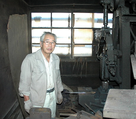 よい草刈り鎌があれば少しだけ幸福になれる