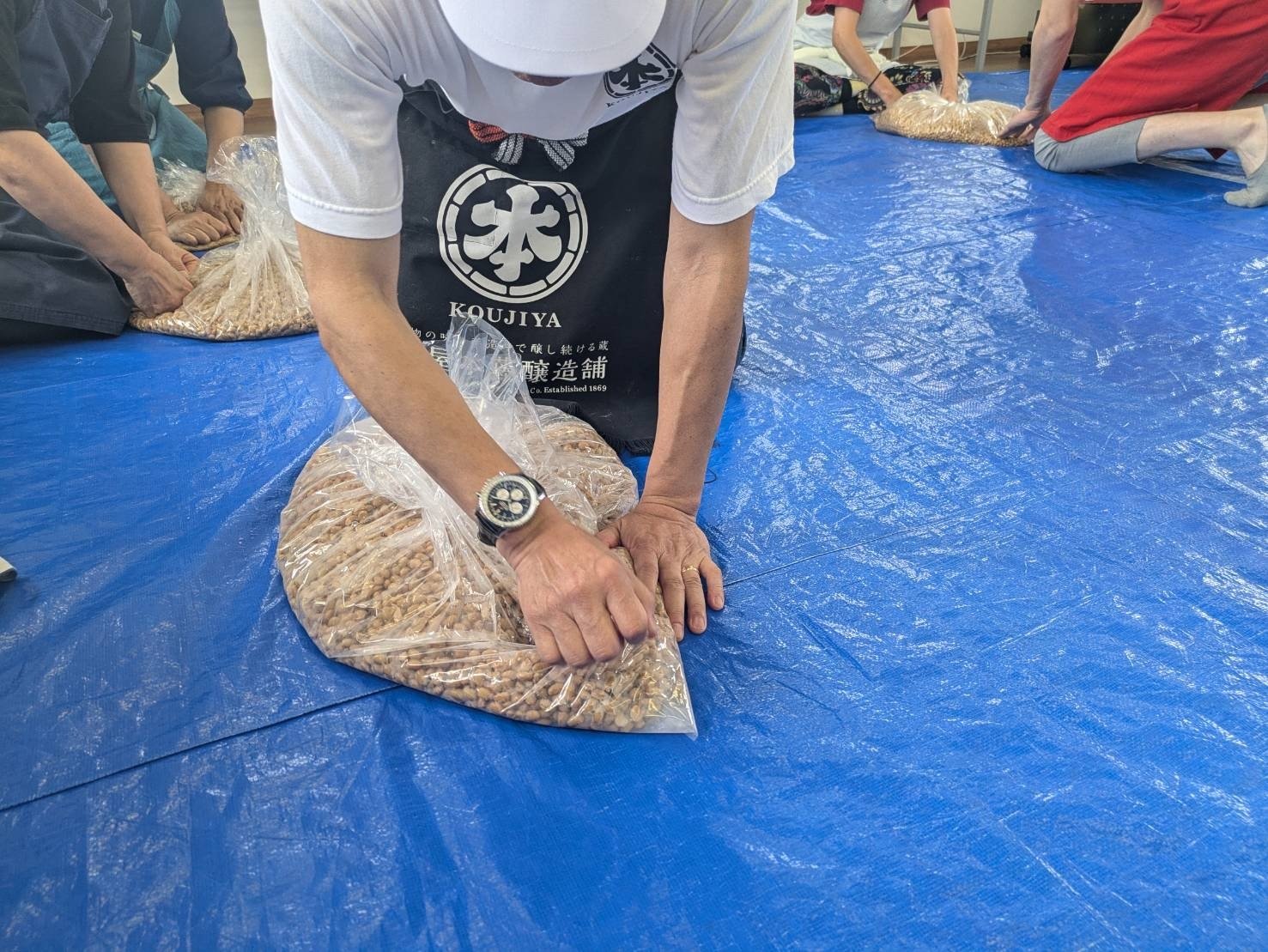 大豆をつぶす
